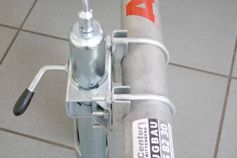 1363678322_halter_2 Klemmhalter, 60 mm Rohr-Ø